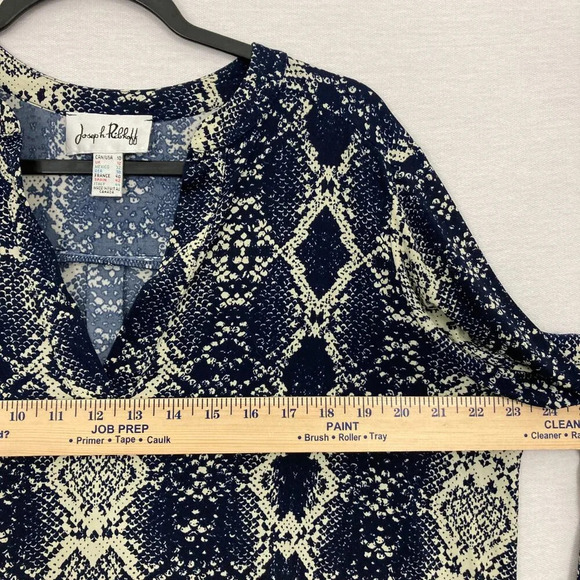 Joseph Ribkoff Black Cream Geometric V Neck  Rolled Tab Stretchy Top size 10 - Picture 6 of 10